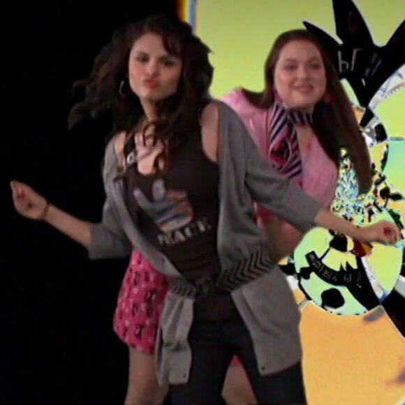 American Flag Peace Sign Lace Trim Tank ASO Alex Russo - Picture 5 of 6